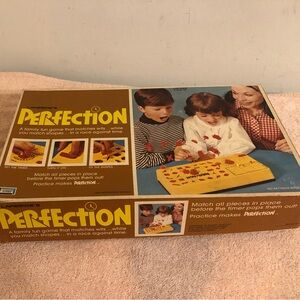 Vintage 1973 Lakeside Perfection Game #8370 Missing 1 Score Peg Works